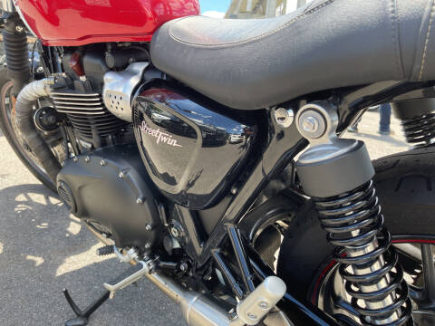 2016 Triumph Mcy