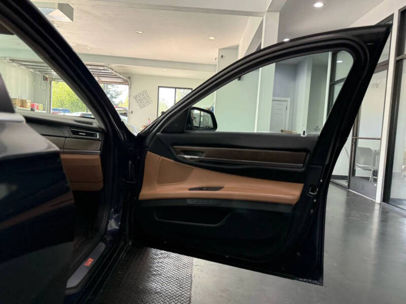 2011 BMW 7 Series 740Li