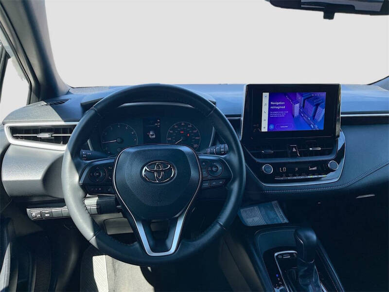 2025 Toyota Corolla Hatchback SE