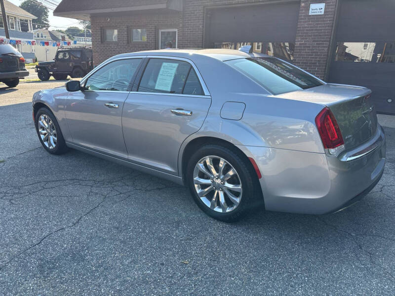 2017 Chrysler 300 C