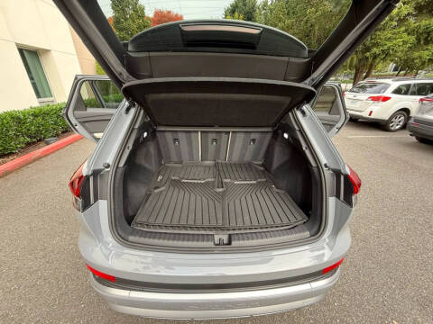 2024 Audi Q4 e-tron quattro Prestige 50