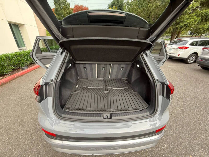 2024 Audi Q4 e-tron quattro Prestige 50