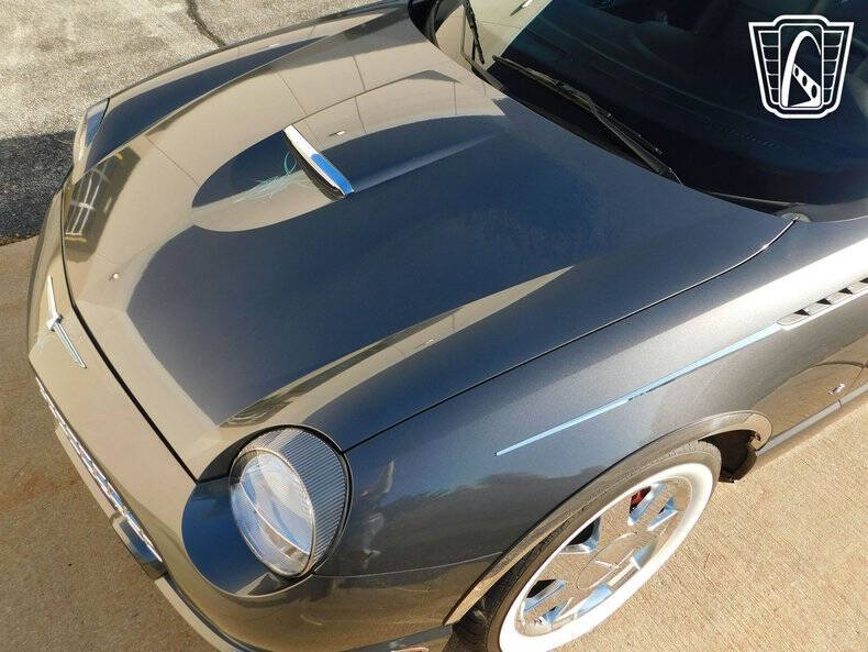 2003 Ford Thunderbird