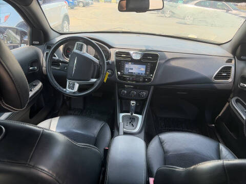 2011 Chrysler 200 S