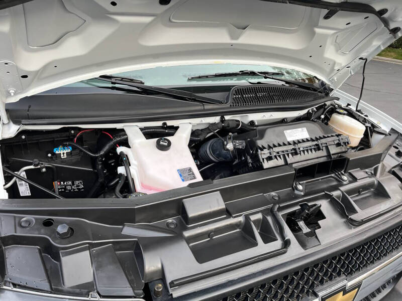 2024 Chevrolet Express 2500