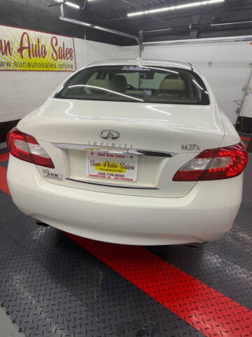 2011 Infiniti M37 x