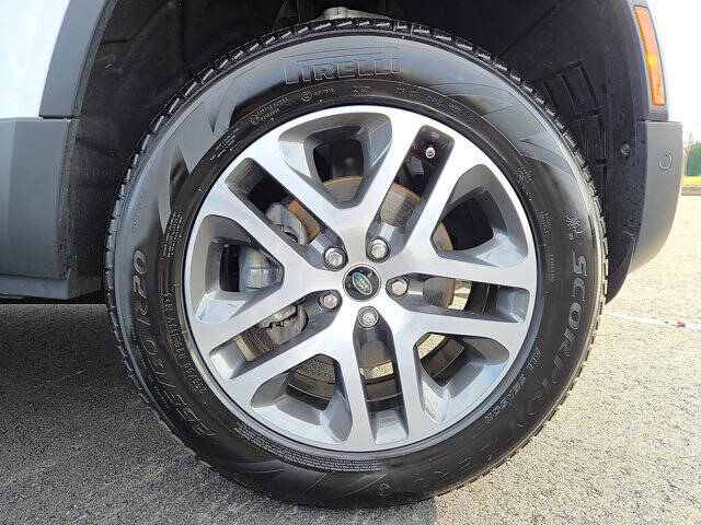 2024 Land Rover Defender 110 P300 S