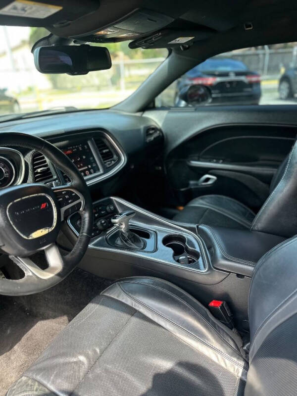 2015 Dodge Challenger SXT Plus