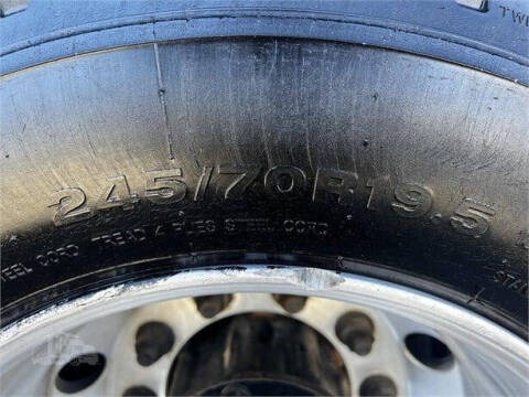 2007 Freightliner M2 106