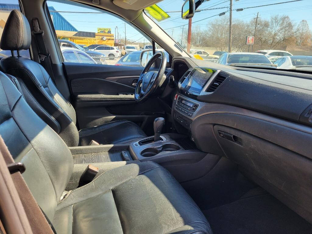 2016 Honda Pilot for sale at DAGO'S AUTO SALES LLC in Dalton, GA