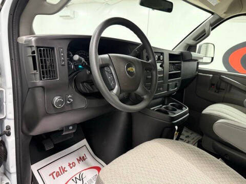 2025 Chevrolet Express LS 3500