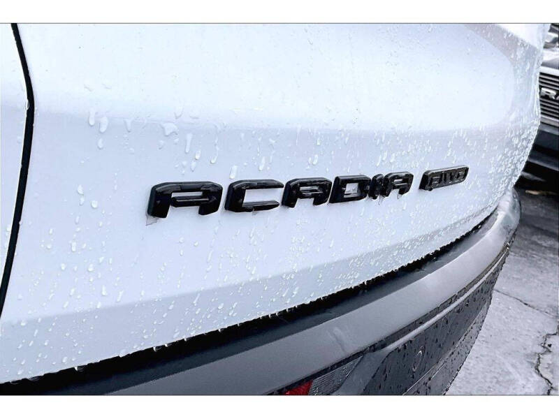 2025 GMC Acadia Elevation