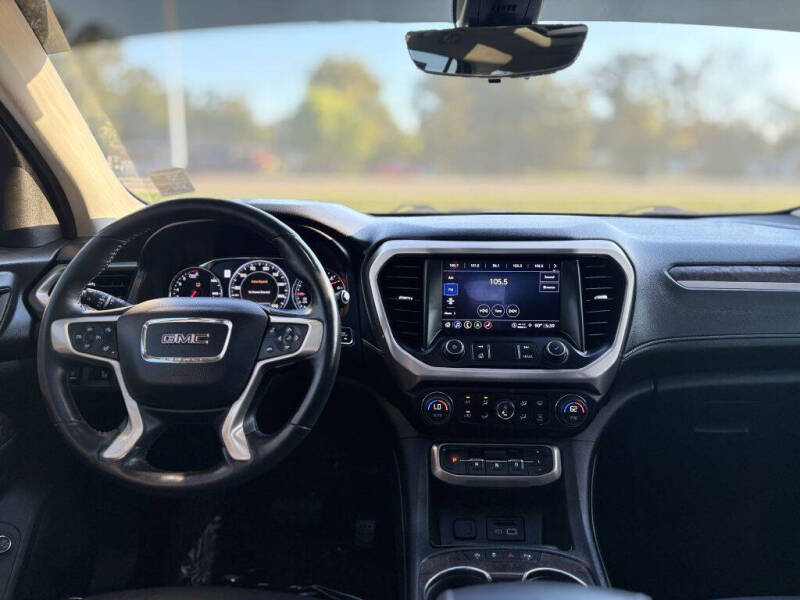 2022 GMC Acadia Denali