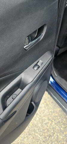 2019 Nissan Kicks SR