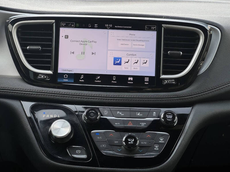 2024 Chrysler Pacifica Touring