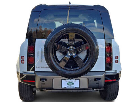 2024 Land Rover Defender 110 P400 X-Dynamic SE