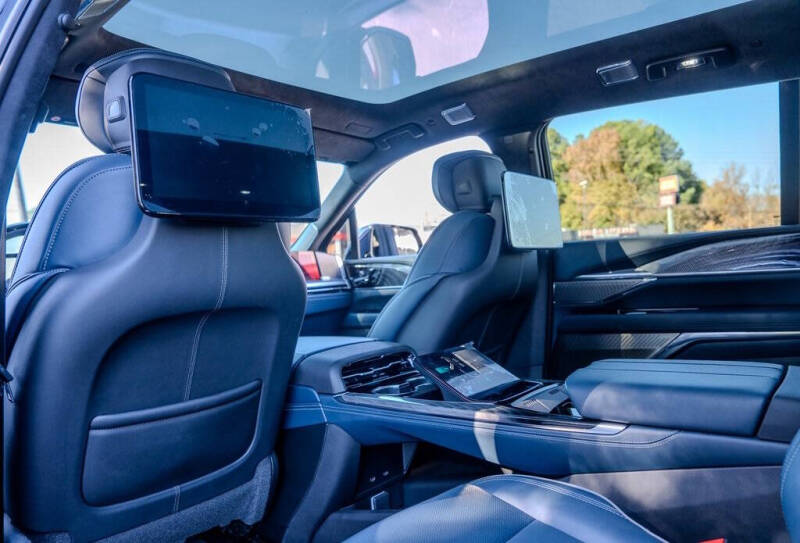 2025 Cadillac Escalade IQ Luxury 2