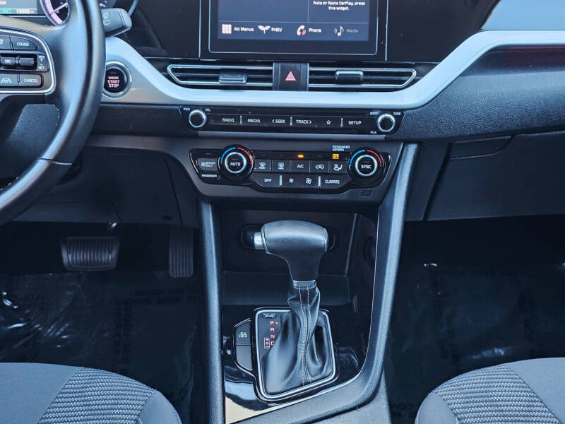 2022 Kia Niro Plug-In Hybrid LXS