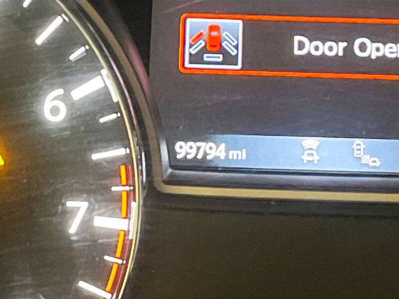 2018 Nissan Pathfinder SL