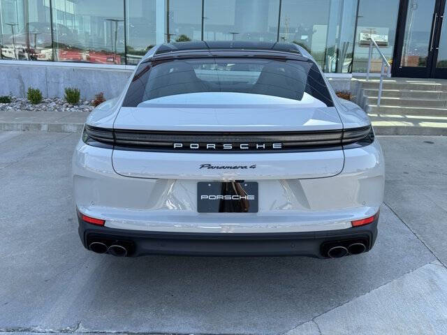 2025 Porsche Panamera 4