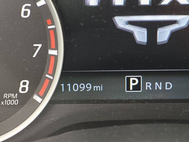 2024 Nissan Titan SV