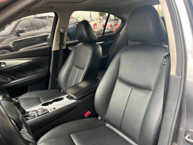 2022 Infiniti Q50 Luxe