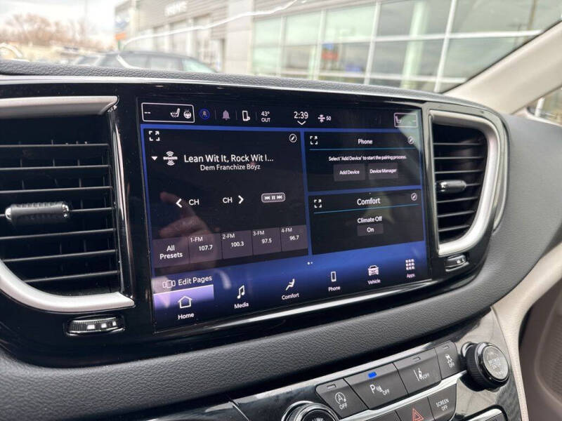 2023 Chrysler Pacifica Touring L