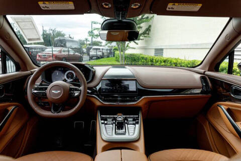 2025 Aston Martin DBX 707