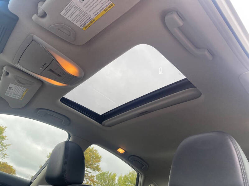 2016 Infiniti Q70 3.7