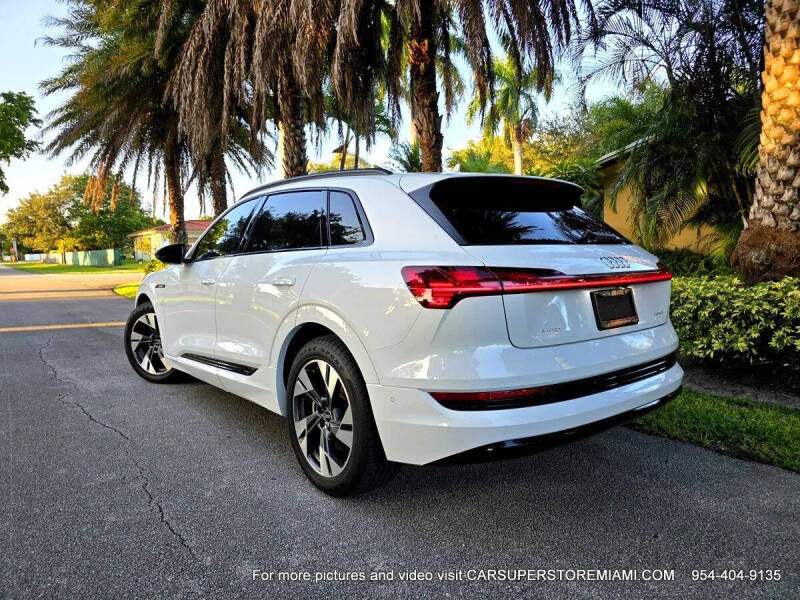 2021 Audi e-tron quattro Premium