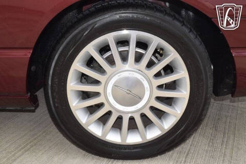 2004 Ford Thunderbird Deluxe