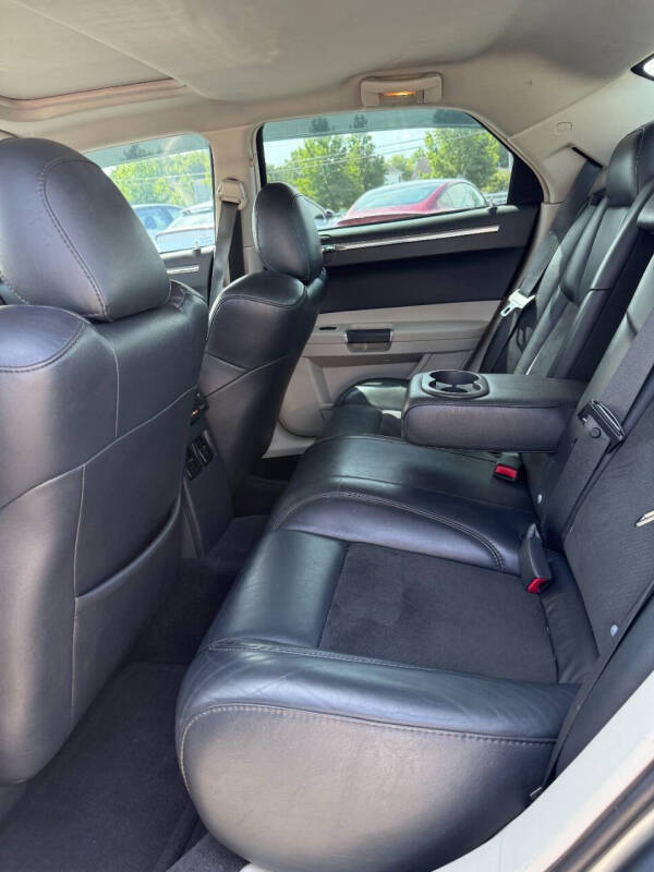2006 Chrysler 300 SRT-8