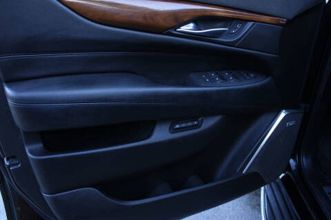 2017 Cadillac Escalade Luxury