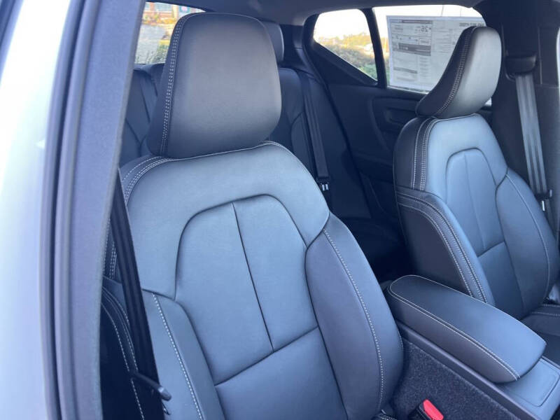 2026 Volvo XC40 B5 Plus