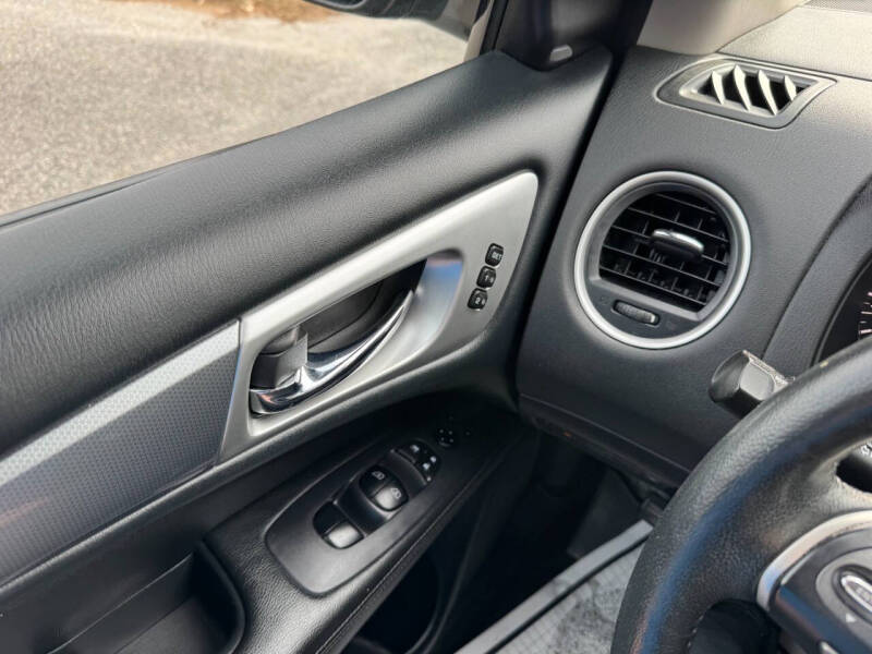 2018 Nissan Pathfinder SL