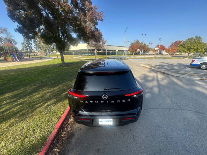 2022 Nissan Pathfinder S