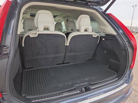 2021 Volvo XC90 T6 Momentum 7-Passenger