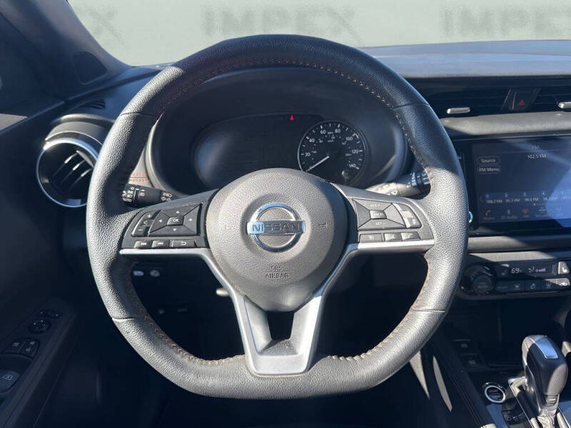 2021 Nissan Kicks SR