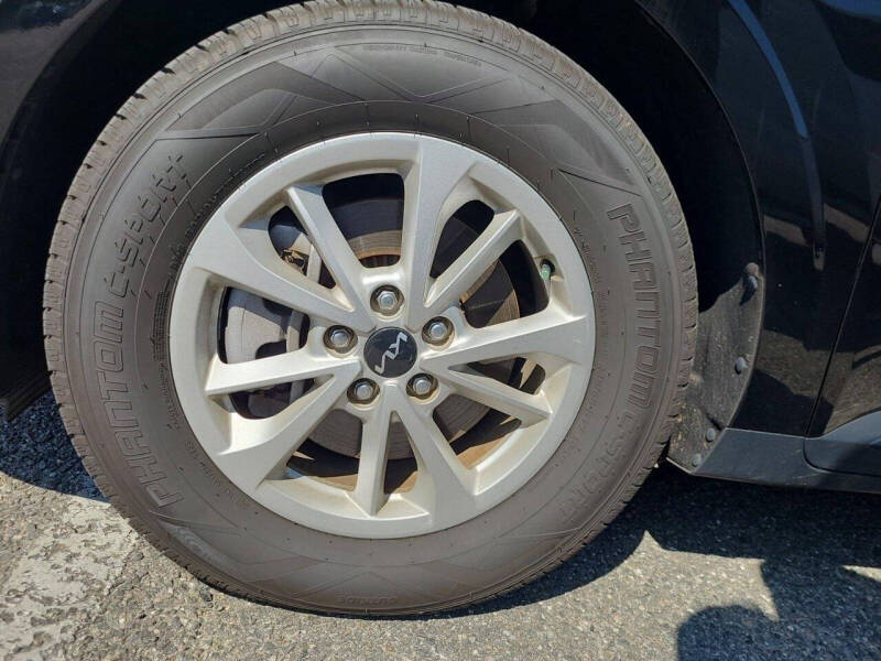 2023 Kia Carnival LX