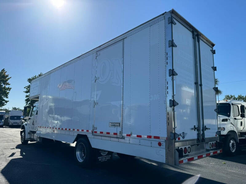 2017 Freightliner M2 106