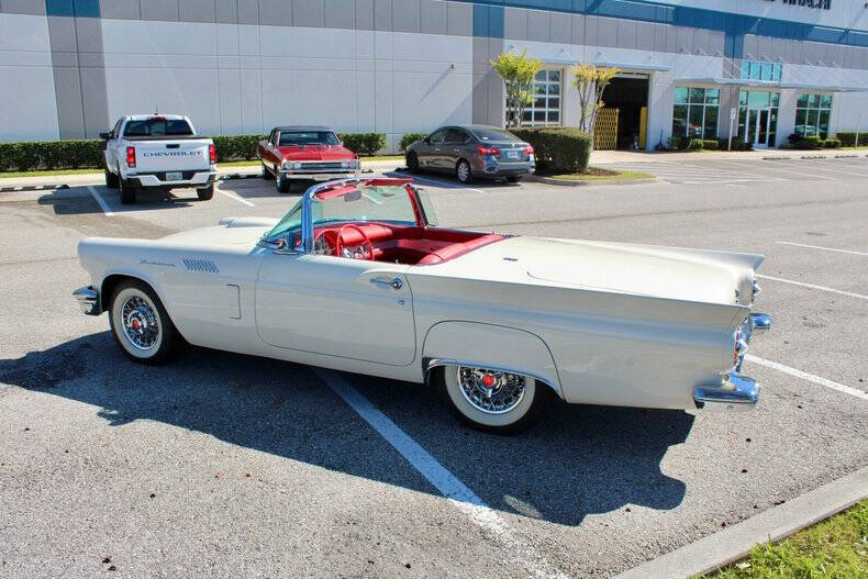 1957 Ford Thunderbird