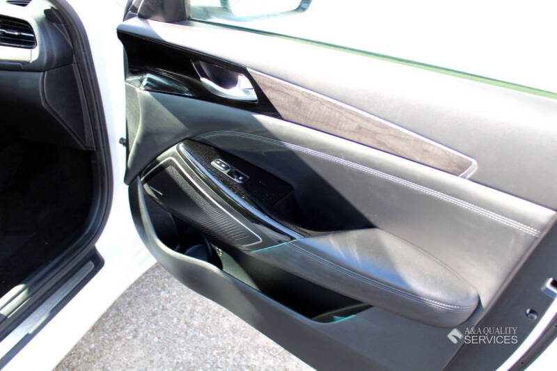 2020 Kia Cadenza Limited