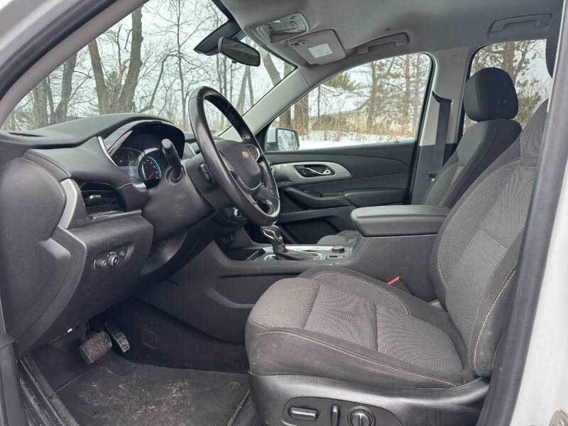 2021 Chevrolet Traverse LT Cloth