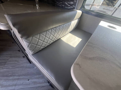 2020 Holiday Rambler Invicta