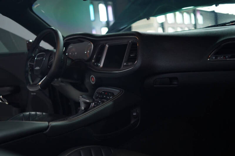 2015 Dodge Challenger SRT Hellcat