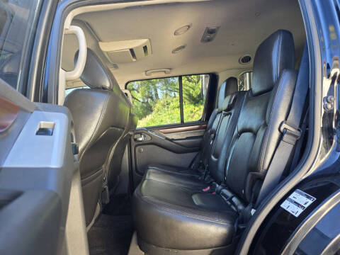 2012 Nissan Pathfinder LE