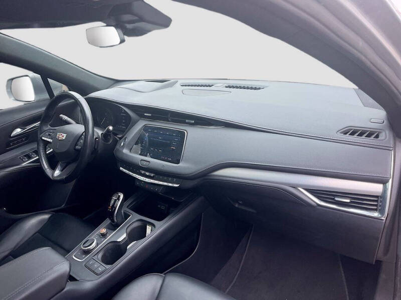 2021 Cadillac XT4 Premium Luxury