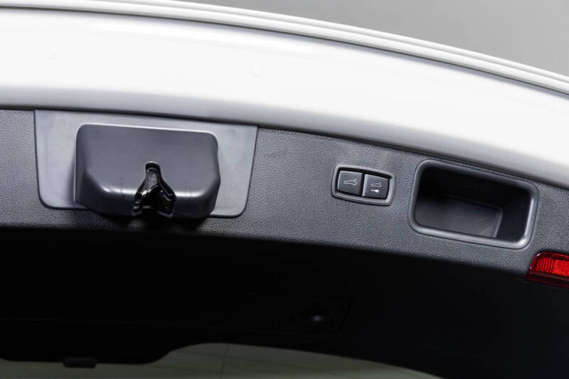 2022 Porsche Macan S