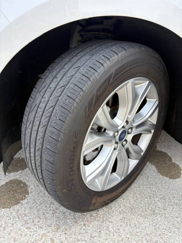 2022 Ford Edge Titanium
