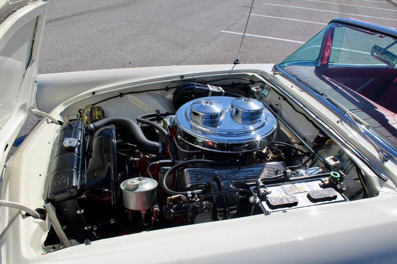 1957 Ford Thunderbird